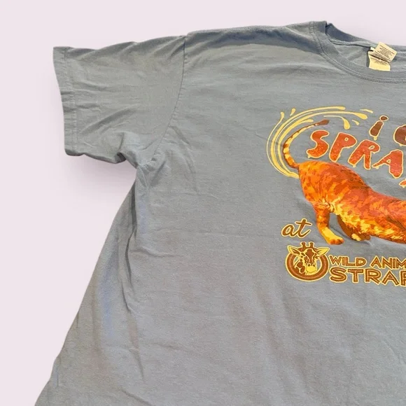 Men's Light Blue Funny Graphic Tee "I Got Sprayed" Wild Animal Safari Size XL - Picture 3 of 7